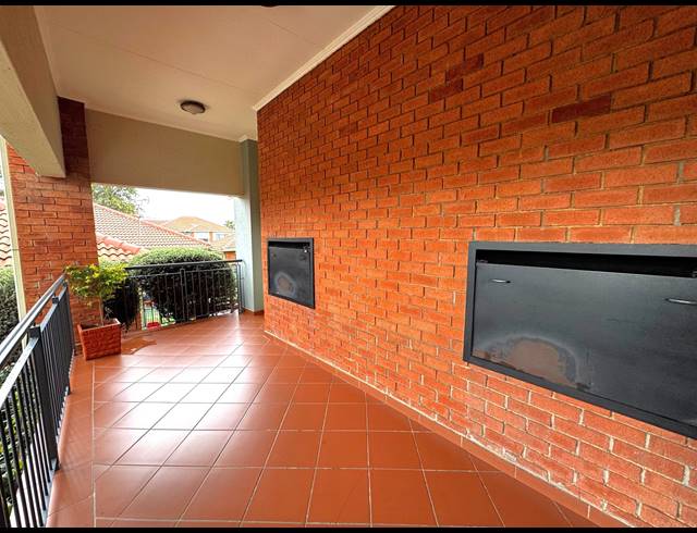 3 BEDROOM APARTMENT FOR SALE IN ACACIA